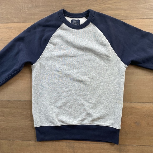 J. Crew Authentic Fleece Men's Navy/Gray Crewneck Raglan Sweatshirt, XS - Picture 3 of 4